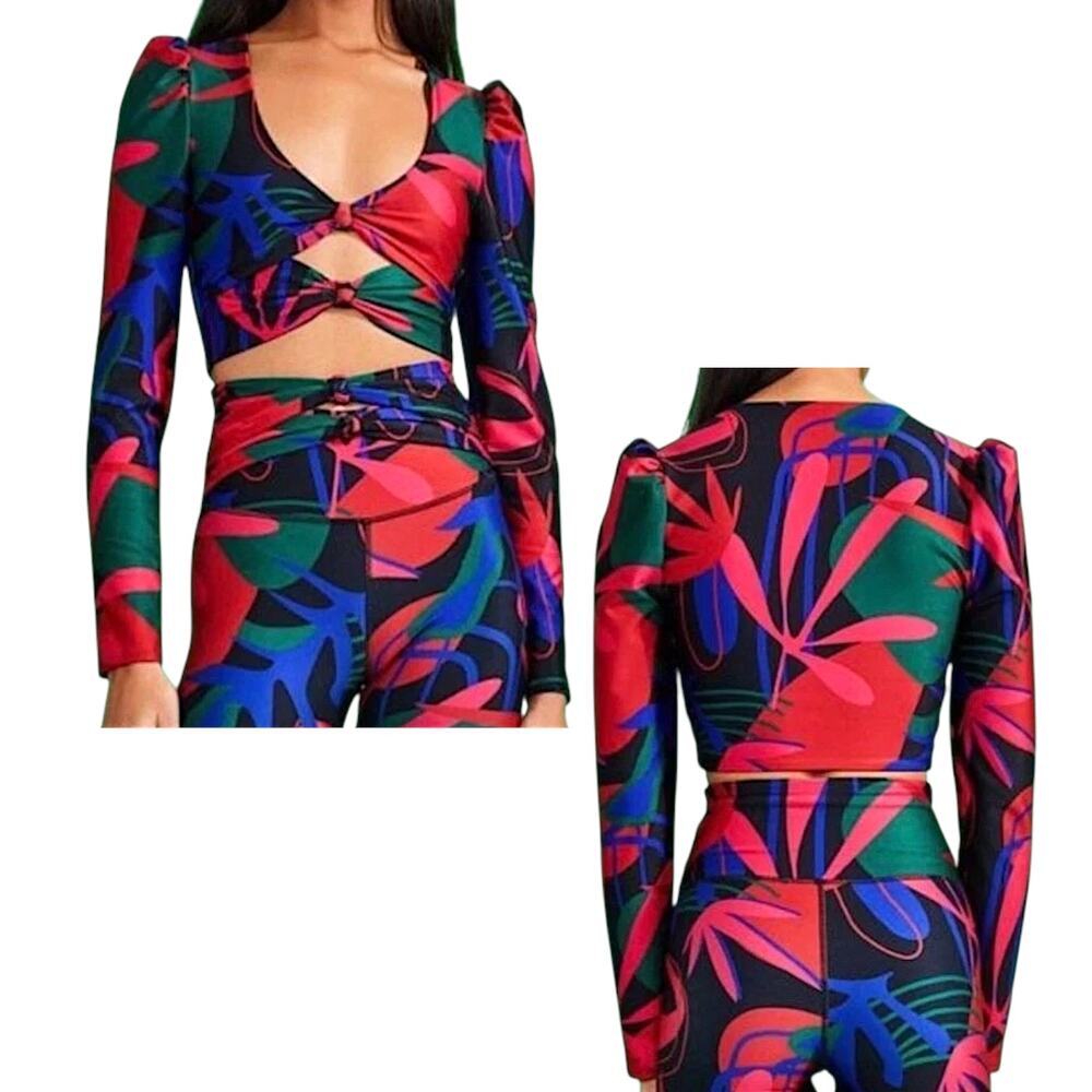 PatBo Women's Active Floral Cut-Out Crop Top, Long-Sleeve Río Print, Black Small